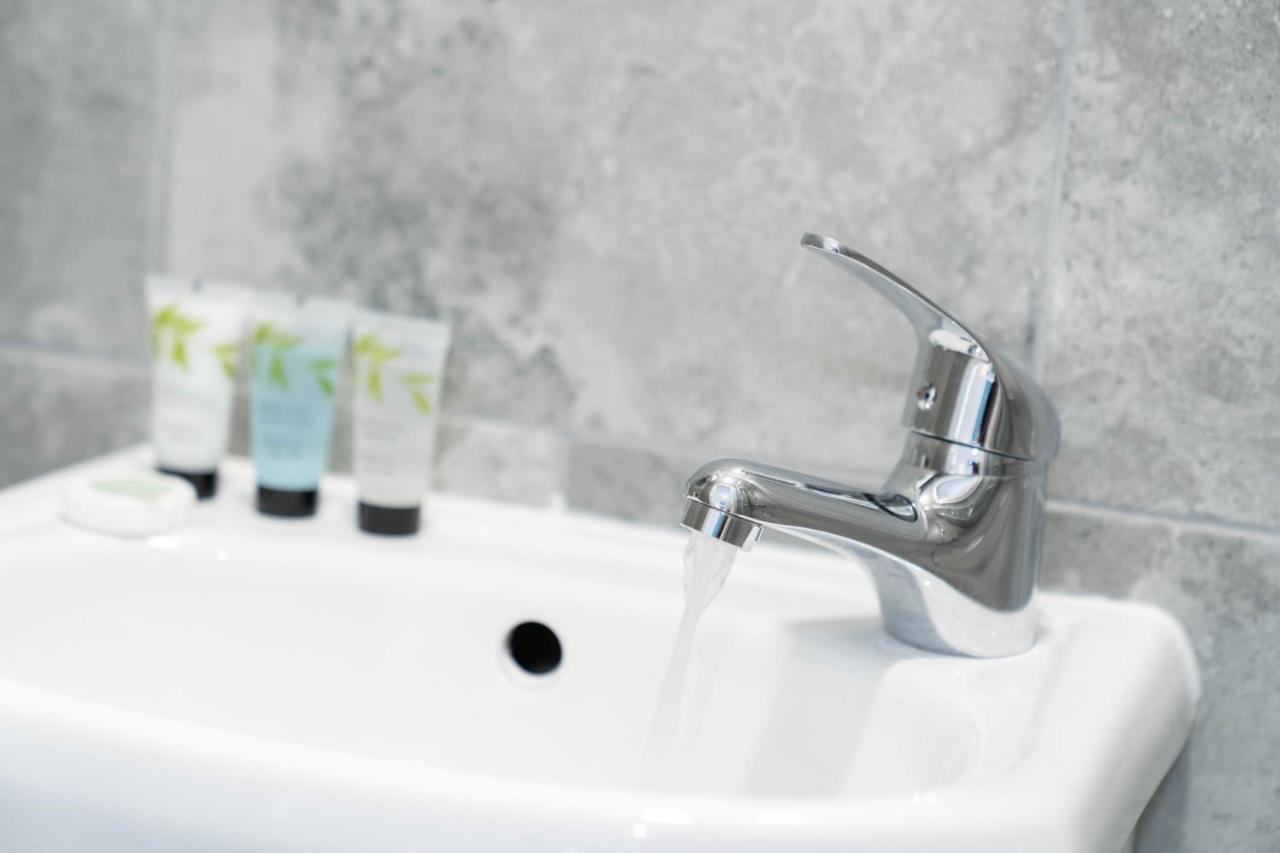 Two Bedroom Apartment - En Suites - Smart Tv'S - Wifi - Netflix - Bearwood Birmingham Zewnętrze zdjęcie